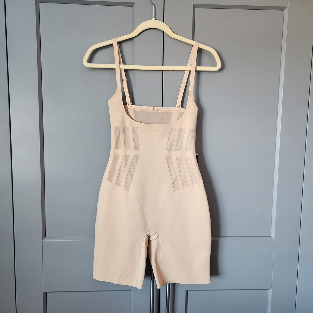 Commando Luxe Control Bodyshort Shapewear Beige Nude CC410 Size S New With Tags